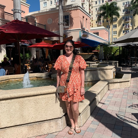 Meet your Posher, Alessia - Picture 1 of 1